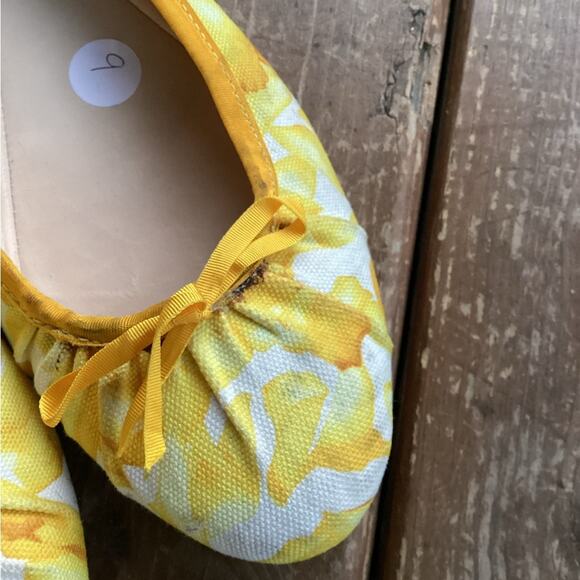 New Longchamp Yellow Floral Bow Ballet Flats Shoes EU 40 | MSRP $300 - Picture 4 of 8